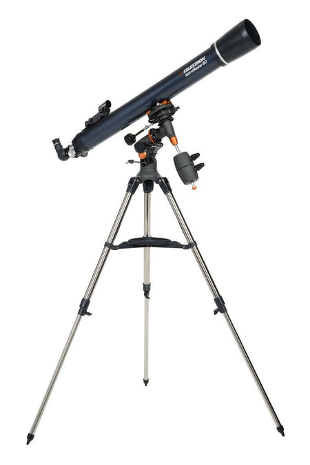Telescopio Celestron Astromaster 90EQ su treppiede per astronomia