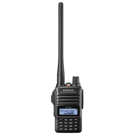 Ricetrasmettitore portatile Yaesu FT-4XE, VHF/UHF 5W, robusto e compatto.