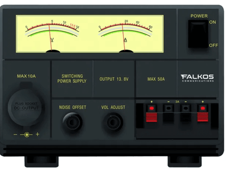 Falkos FC-SS50A Alimentatore Switching 50A con voltmetro e amperometro, tensione 13.8V, protectione cortocircuito, design compatto.
