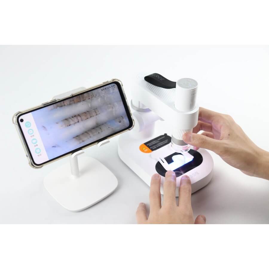 Microscopio digitale DiProgress M1A con smartphone collegato