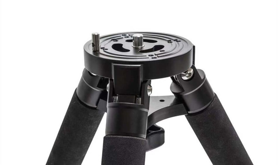 Treppiede in carbonio iOptron, leggero e robusto, compatibile con montature GEM45 e CEM40, gambe da 40mm, capacità 50kg.