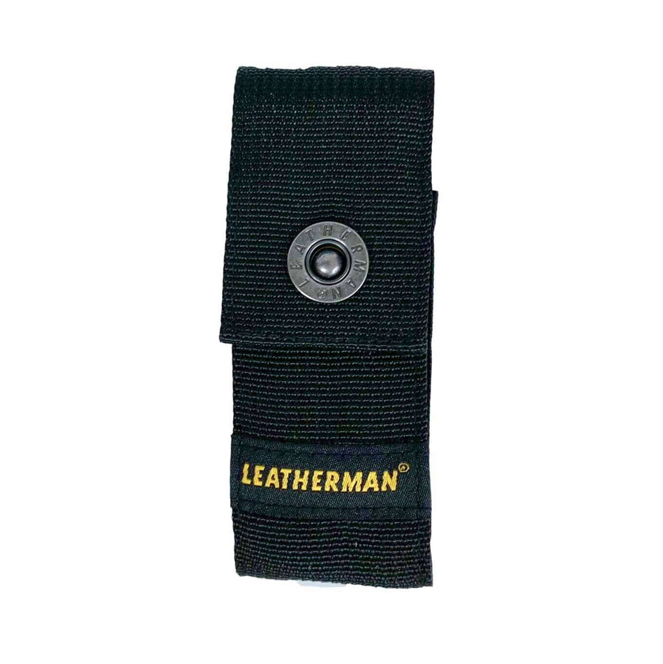 Fodero nero Leatherman Wave Plus con chiusura a bottone.
